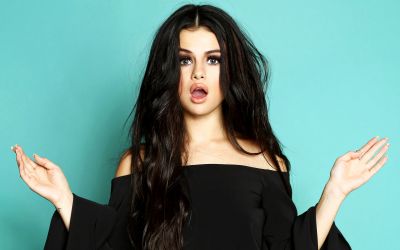 selena_gomez_179-wide.jpg