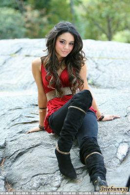 vanessa-hudgens-060.jpg