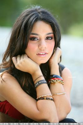 vanessa-hudgens-073.jpg