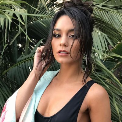 vanessa-hudgens-social-media-pics-4-5-2017-1.jpg