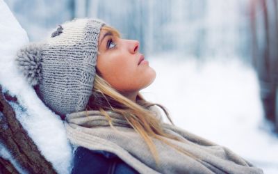 winter-blonde-girl-background-1680x10502.jpg