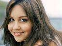 amanda_bynes_actress_fantastic_wallpaper.jpg