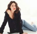 phoebe-tonkin-who-magazine-01-19-2019-4.jpg