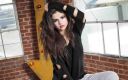 selena_gomez_138-wide~0.jpg