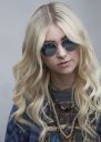 taylor-momsen-arrives-at-bbc-radio-1-in-london_11.jpg