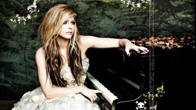 Avril-Lavigne-2013-Photoshoot-Background-HD-Wallpaper.jpg