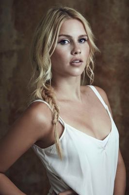 Claire_Holt_hd_wallpapers1.jpg